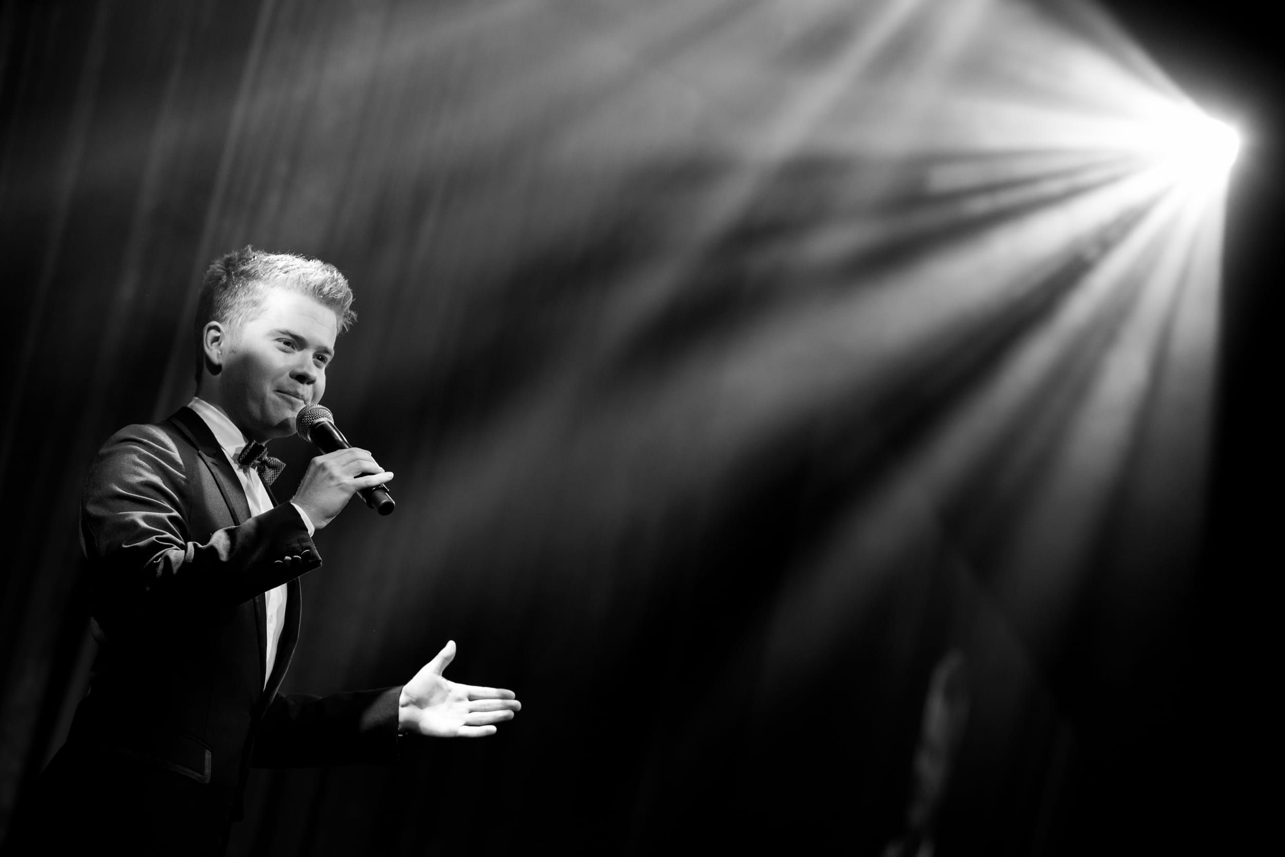 Liam Burrows performing at Fight Cancer Foundation's 2013 Red Ball Melbourne.